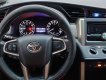 Toyota Innova 2.0E 2017 - Bán xe Toyota Innova 2.0E sản xuất 2017, màu bạc