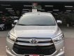 Toyota Innova 2.0V 2017 - Bán xe Toyota Innova 2.0V năm 2017, màu bạc - giá sập sàn