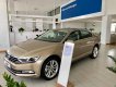 Volkswagen Passat Bluemotion Comfort 2016 - Cần bán Volkswagen Passat Bluemotion Comfort sản xuất 2016, màu vàng, nhập khẩu chính hãng