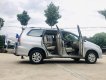 Toyota Innova V 2011 - Cần bán Toyota Innova V đời 2011, màu bạc, mới chạy 93.000km giá tốt