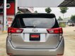 Toyota Innova 2.0E 2018 - Cần bán gấp Toyota Innova 2.0E năm 2018, màu bạc giá cạnh tranh