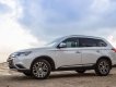 Mitsubishi Outlander 2.4 CVT Premium 2019 - Cần bán xe Mitsubishi Outlander 2.4 CVT Premium đời 2019, màu trắng