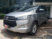 Toyota Innova 2.0 E 2018 - Bán Toyota Innova 2.0 E sản xuất 2018, màu bạc, như mới