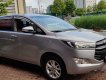 Toyota Innova 2.0E 2017 - Bán Toyota Innova 2.0E đời 2017, màu bạc, số sàn