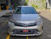 Toyota Camry 2.0E 2015 - Bán xe Toyota Camry 2.0E đời 2015, màu nâu giá cạnh tranh