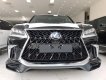 Lexus LX MBS 2021 - Lexus LX570 MBS 4 ghế VIP Model 2021 mới nhất màu đen nội thất da bò có trần sao mới