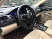 Toyota Camry 2.0E 2016 - Cần bán gấp Toyota Camry 2.0E 2016, màu trắng, 800 triệu
