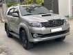 Toyota Fortuner 2016 - Gia đình cần bán xe Toyota Fotuner 2016, số sàn, màu bạc