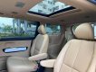 Kia Sedona 2019 - Gia đình mình bán Kia Sedona 2019 đăng ký 2020, số tự động, bản full, máy dầu, màu trắng tinh mơ