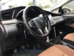 Toyota Innova E 2019 - Bán xe Toyota Innova E đời 2019, màu bạc biển SG chất như mới -giá cực đẹp