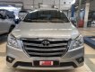 Toyota Innova 2.0 E 2014 - Bán Toyota Innova 2.0 E năm 2014, màu bạc  