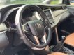 Toyota Innova 2.0E 2019 - Cần bán gấp Toyota Innova 2.0E đời 2019, màu bạc full option, sơ cau chưa rớt -giá cực tốt