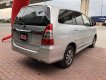 Toyota Innova 2017 - Bán xe Toyota Innova 2.0V sản xuất 2017, màu bạc giá giảm sâu