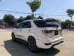 Toyota Fortuner 2.7V Bản TRD 2015 - Cần bán xe Toyota Fortuner 2.7V Bản TRD sản xuất 2015, chuẩn chỉ 35.000km màu trắng, giá tốt