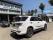 Toyota Fortuner 2.7V Bản TRD 2015 - Cần bán xe Toyota Fortuner 2.7V Bản TRD sản xuất 2015, chuẩn chỉ 35.000km màu trắng, giá tốt