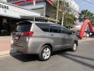 Toyota Innova 2.0V 2017 - Cần bán lại xe Toyota Innova 2.0V 2017 biển SG mới chạy 74.000km