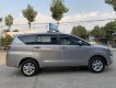 Toyota Innova 2.0E 2018 - Cần bán Toyota Innova 2.0E đời 2018, màu bạc, biển 60a - hỗ trợ vay 70% giá trị xe - giá cực tốt