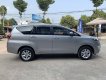 Toyota Innova 2019 - Cần bán gấp Toyota Innova đời 2019, màu bạc