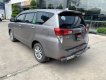 Toyota Innova 2.0E 2018 - Cần bán xe Toyota Innova 2.0E sản xuất 2018, màu đồng ánh kim, biển SG - 74.000km, gia đình xem xe thương lượng