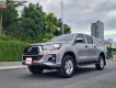 Toyota Hilux 2019 - Bán xe Toyota Hilux năm 2019, màu bạc, nhập khẩu nguyên chiếc còn mới