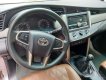 Toyota Innova 2.0E 2017 - Cần bán Toyota Innova 2.0E năm 2017, màu bạc như mới, giá 505tr