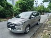 Toyota Innova 2.0E 2017 - Cần bán Toyota Innova 2.0E năm 2017, màu bạc như mới, giá 505tr