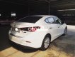 Mazda 3 2018 - Cần bán gấp Mazda 3 năm 2018, màu trắng, nhập khẩu  