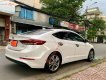 Hyundai Elantra   2.0 AT  2017 - Bán xe Hyundai Elantra 2.0 AT đời 2017, màu trắng xe gia đình