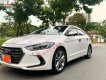 Hyundai Elantra   2.0 AT  2017 - Bán xe Hyundai Elantra 2.0 AT đời 2017, màu trắng xe gia đình