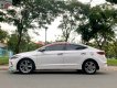 Hyundai Elantra   2.0 AT  2017 - Bán xe Hyundai Elantra 2.0 AT đời 2017, màu trắng xe gia đình