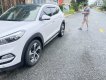 Hyundai Tucson   1.6 AT  2017 - Bán ô tô Hyundai Tucson 1.6 AT đời 2017, màu trắng giá cạnh tranh