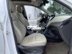 Hyundai Santa Fe   2018 - Cần bán lại xe Hyundai Santa Fe sản xuất năm 2018, màu trắng, giá chỉ 925 triệu