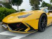 Lamborghini Huracan 2014 - Bán Lamborghini Huracan sản xuất năm 2014, màu vàng, nhập khẩu nguyên chiếc