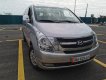 Hyundai Starex   2010 - Cần bán gấp Hyundai Starex năm sản xuất 2010, màu bạc xe gia đình