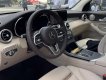 Bán xe Mercedes-Benz GLC300 sản xuất 2021, màu đen, nội thất kem