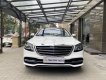 Mercedes-Benz 2020 - Cần bán xe Mercedes-Benz S450 Luxury model 2020 siêu siêu lướt, màu trắng, giá siêu tốt, bảo hành chính hãng tới T6/2022, không giới hạn km