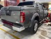 Nissan Navara LE 2.5MT 2012 - Cần bán gấp Nissan Navara LE 2.5MT sản xuất năm 2012, màu xám
