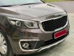 Kia Sedona 3.3L GAT 2016 - Bán Kia Sedona 3.3L GAT sản xuất năm 2016, màu nâu, giá chỉ 698 triệu