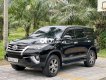 Toyota Fortuner 4x2 AT 2019 - Cần bán lại xe Toyota Fortuner 4x2 AT sản xuất 2019, màu đen giá cạnh tranh