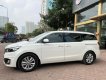 Kia Sedona 2016 - Cần bán gấp Kia Sedona 3.3 GAT sản xuất năm 2016, màu trắng, 626tr