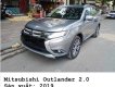 Mitsubishi Outlander 2019 - Bán Mitsubishi Outlander 2.0 CVT sản xuất 2019, màu bạc giá cạnh tranh