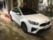 Kia Cerato AT 2019 - Bán ô tô Kia Cerato AT sản xuất năm 2019, màu trắng xe gia đình