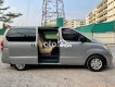 Hyundai Grand Starex 2018 - Cần bán lại xe Hyundai Grand Starex 2.4MT sản xuất năm 2018, màu bạc