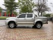 Toyota Hilux 2013 - Bán Toyota Hilux 2.5E MT sản xuất năm 2013, màu bạc, 420 triệu