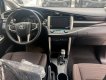 Toyota Innova  V  2022 - Bán ô tô Toyota Innova V sản xuất năm 2022, màu đỏ, giá chỉ 989 triệu