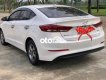 Hyundai Elantra 2017 - Cần bán gấp Hyundai Elantra sản xuất 2017, màu trắng, giá 408tr