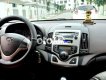 Hyundai i30 2010 - Cần bán xe Hyundai i30 AT sản xuất 2010, màu bạc, nhập khẩu nguyên chiếc