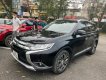 Mitsubishi Outlander 2018 - Cần bán gấp Mitsubishi Outlander 2.4 Premium năm 2018, màu đen, giá tốt