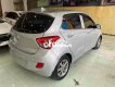 Hyundai Grand i10 2015 - Cần bán xe Hyundai Grand i10 Hatchback 1.2MT năm sản xuất 2015, màu bạc