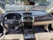 Toyota Camry 2019 - Cần bán lại xe Toyota Camry 2.0E năm 2019, màu đen